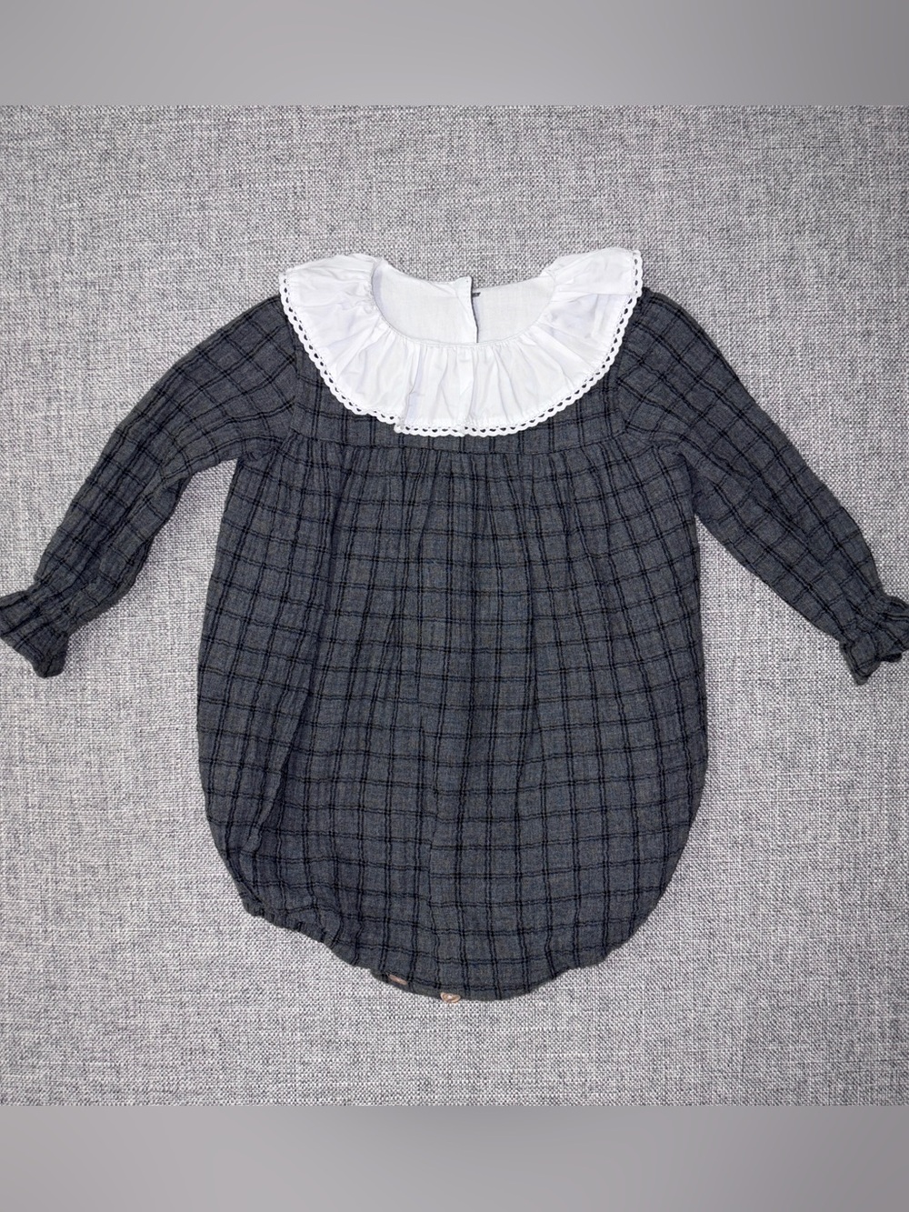 Pukatuka 18m charcoal bubble with ruffle collar EUC